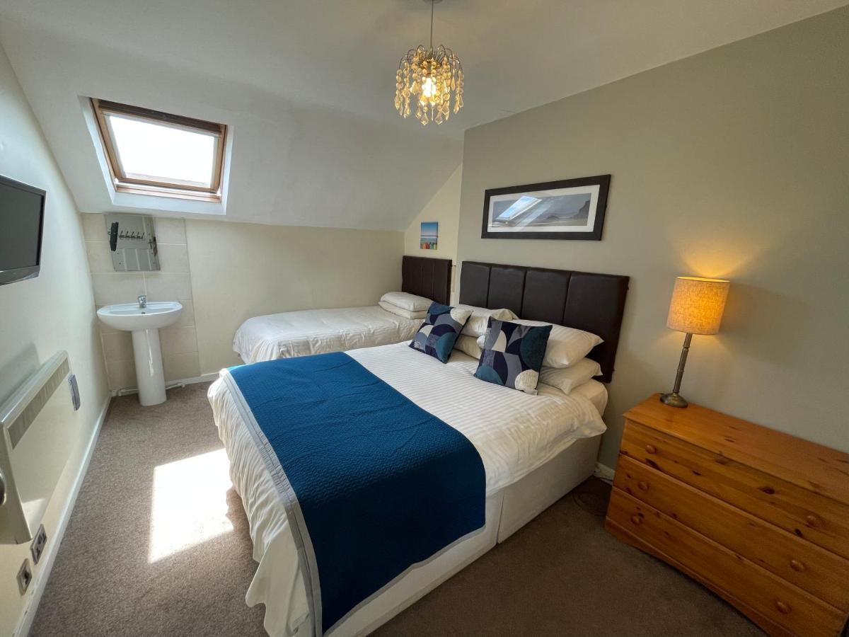 45 The Square Holiday Apartments Scarborough Eksteriør billede