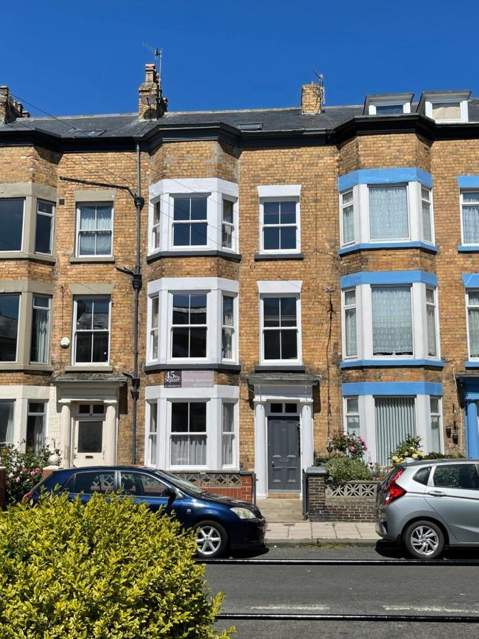 45 The Square Holiday Apartments Scarborough Eksteriør billede